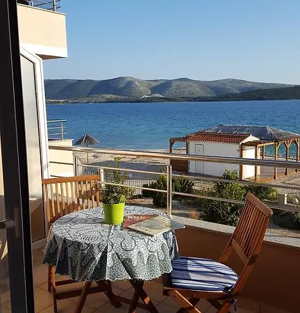Nensi Apartment *