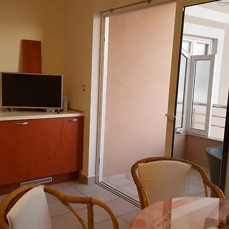 Apartment Nensi *